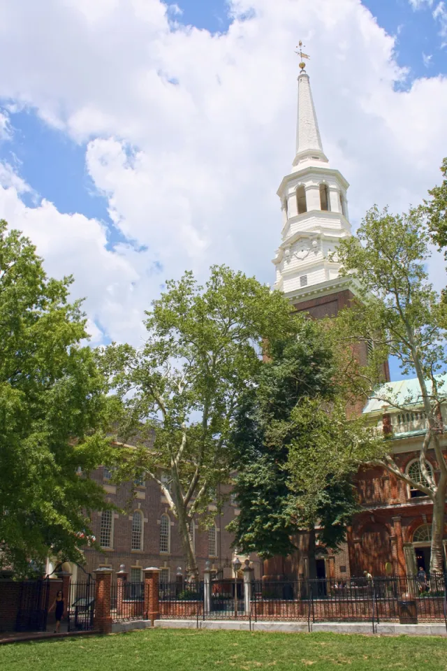 Christuskirche von Philadelphia, Kirchturm, Nachbarschaftshaus