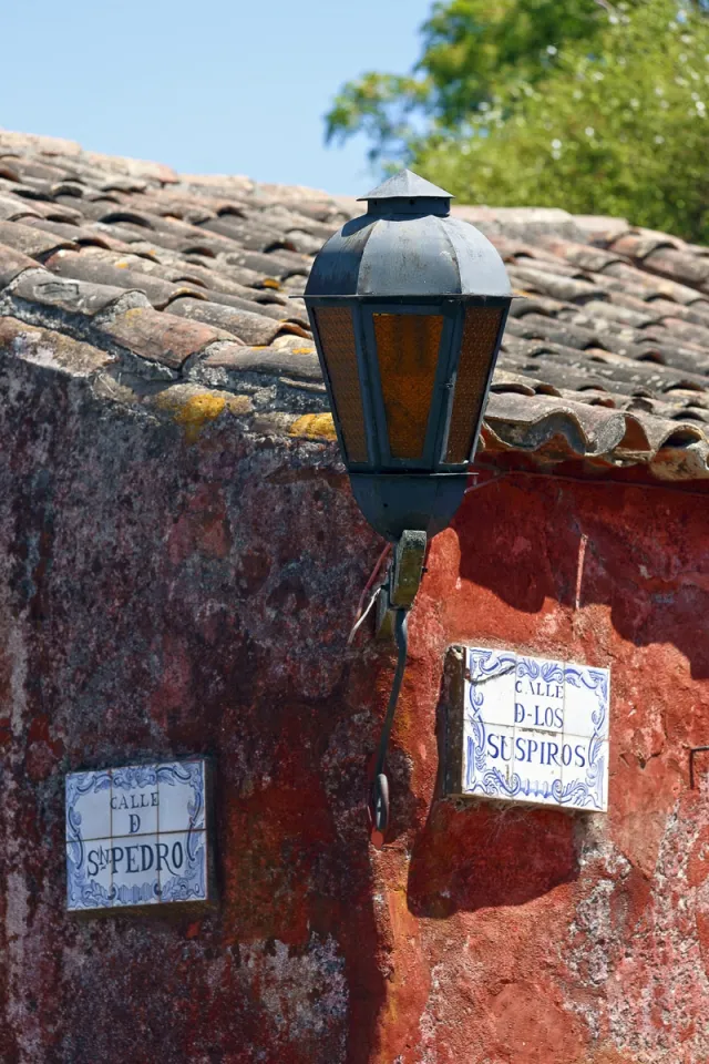 Calle de los Suspiros Nr. 71, Detail der Fassade mit Laterne