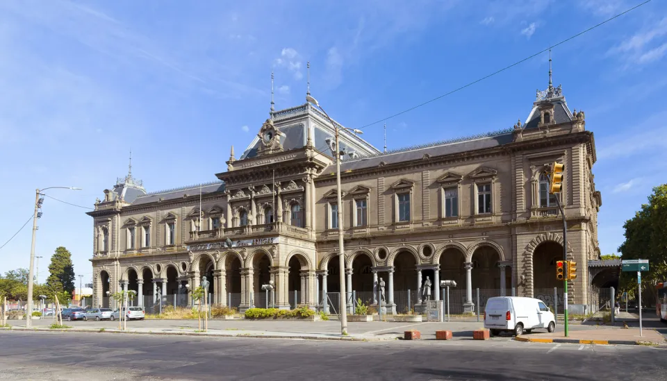 Hauptbahnhof General Artigas, Südostansicht