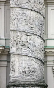 Karlskirche, Detail der östlichen Säule