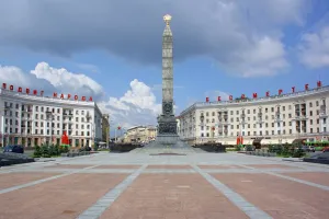 Platz des Sieges mit Siegesdenkmal