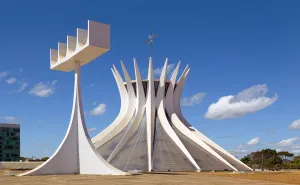 Kathedrale von Brasília, Nord­west­ansicht