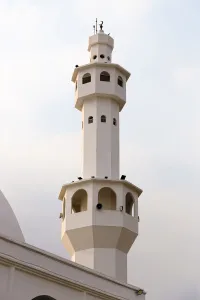 Moschee Omar Ibn Al-Khatab, Minarett