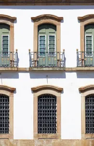 Inconfidência-Museum, Detail der Fassade, Fenster