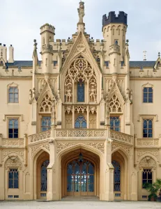 Schloss Eisgrub, zentraler Baukörper der Nordfassade