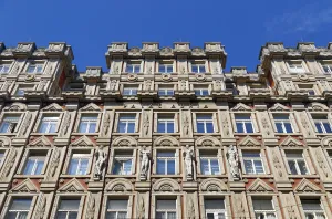 Palais Adria, Detail der Ostfassade