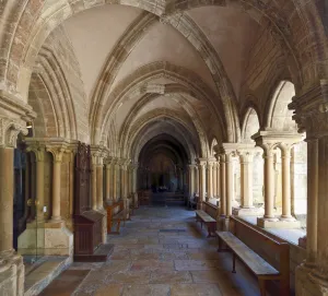 Basilika Unserer Lieben Frau von Beaune, Kreuzgang