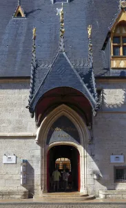 Beauner Hospizien, Hauptportal