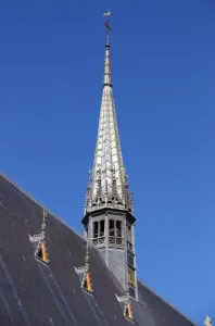 Beauner Hospizien, Helmturm