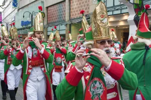 Umzug einer Prinzengarde während des Kölner Karnevals