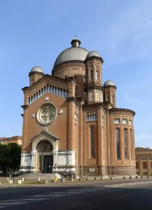 Monumentaler Tempel der Gefallenen, Westansicht