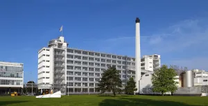 Van-Nelle-Fabrik, Hauptgebäude (Ostansicht)