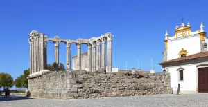 Römischer Tempel von Évora, Südansicht