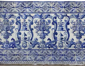 Universität Évora, Kolleg des Heiligen Geistes, Kreuzgang der allgemeinen Studien, Azulejos der Arkaden