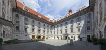 Schloss Esterhazy, Innenhof