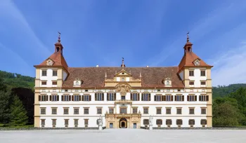 Schloss Eggenberg, Hauptfassade