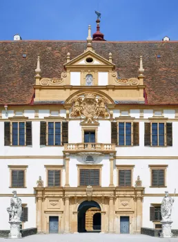 Schloss Eggenberg, Portal