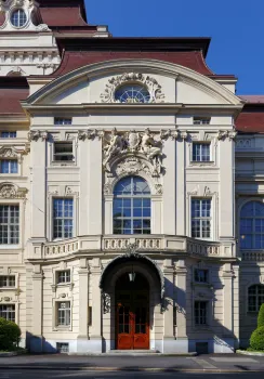 Opernhaus Graz, Risalit der Nordostfassade