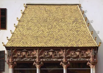Neuer Hof, Goldenes Dachl, feuervergoldete Kupferschindel