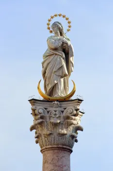 Annasäule, Statue