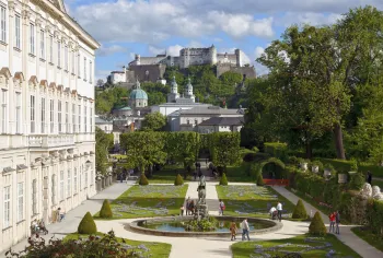 Schloss Mirabell, Mirabellgarten, Sicht auf Festung Hohensalzburg
