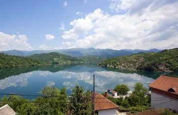 Jablanica-See in Čelebići