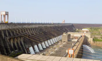 Wasserkraftwerk Itaipu, Westansicht