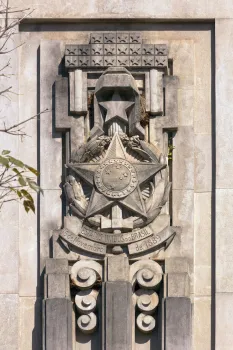 Palast der Stadtverwaltung, Relief der Fassade