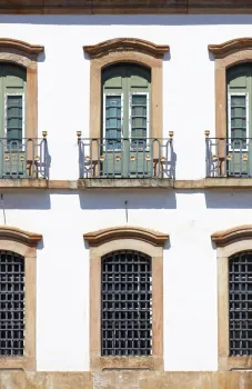 Inconfidência-Museum, Detail der Fassade, Fenster
