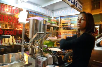 Churros- und Tapioca-Verkäuferin in Copacabana