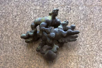 Gustavo-Capanema-Palast, Skulptur „Prometheus erwürgt den Geier“