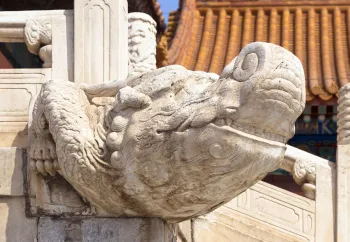 Verbotene Stadt, Tor der höchsten Harmonie, Drachenskulptur