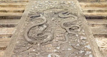 Verbotene Stadt, Halle der höchsten Harmonie, Drachenrelief der Haupttreppe