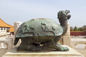Verbotene Stadt, Halle der höchsten Harmonie, Skulptur einer Drachenschildkröte