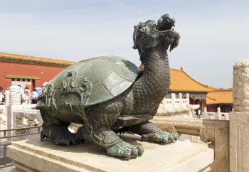 Verbotene Stadt, Halle der höchsten Harmonie, Skulptur einer Drachenschildkröte