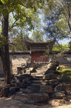 Neuer Sommer Palast, Treppe zum Eingang zum Wolkenkiefernnest