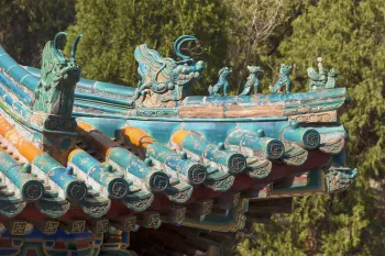 Neuer Sommerpalast, Dachgeister auf einem Nebengebäude des Baoyun-Pavillon