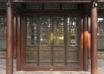 Kaiserlicher Sommerpalast, Pavillon des langen Lebens (Wansui Zhaofang), Tür des östlichen Nebengebäudes
