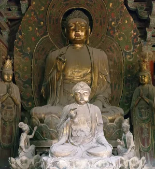 Huayan-Tempel, Sutra-Halle, Innenraum, Statuen aus der Zeit der Liao-Dynastie