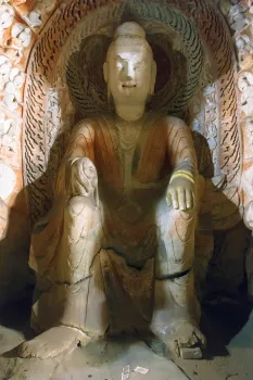 Yungang-Grotten, Statue der Kaverne 6