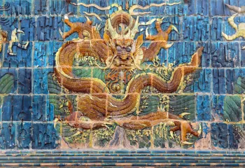 Fünf-Drachen-Mauer von Datong, mittleres Drachen-Relief