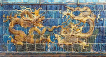 Fünf-Drachen-Mauer von Datong, linkes Drachen-Relief