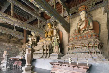 Shanhua-Tempel, Halle der drei Weisen (Sansheng-Halle), Innenraum
