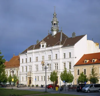 Rathaus Feldsberg (Valtice), Ostansicht