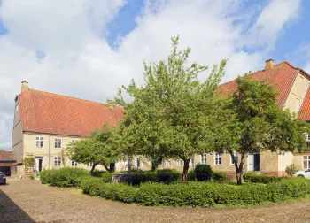 Haus der Herrnhuter Brüdergemeine, Hinterhof