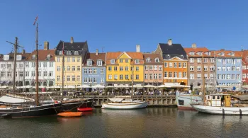Neuer Hafen (Nyhavn), nord­westliche Häuser­zeile