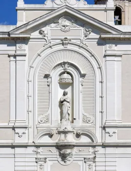 Kirche Sankt Ferreolus der Augustiner, Detail der Fassade