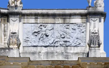 Place Stanislas, Here-Triumphbogen (Arc Héré), rechtes Relief