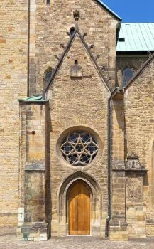 Mariendom zu Hildesheim, Eingang zu den nördlichen Seitenkapellen