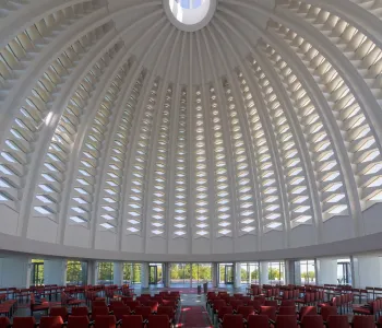 Haus der Andacht von Europa, Innenraum